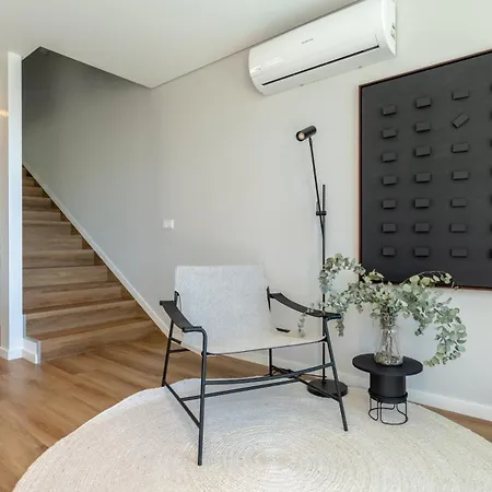 Nero By Lovelystay *