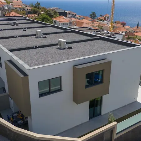 Nero By Lovelystay *