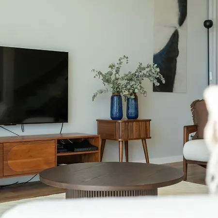 Nero By Lovelystay Apartment *