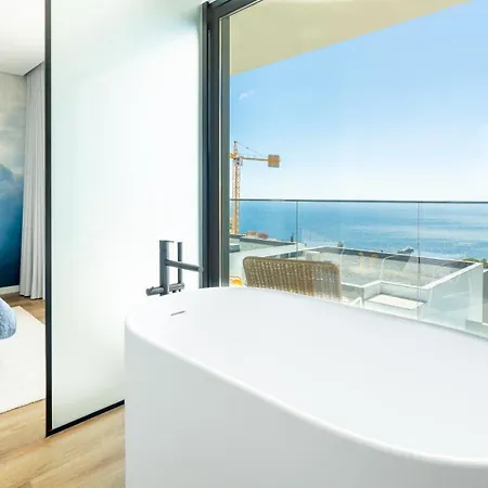 Apartment Nero - Pool & Ocean View By Lovelystay