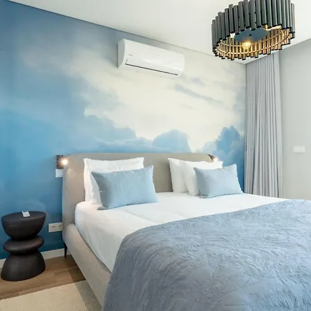 Nero By Lovelystay *