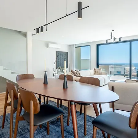 Apartment Nero - Pool & Ocean View By Lovelystay *