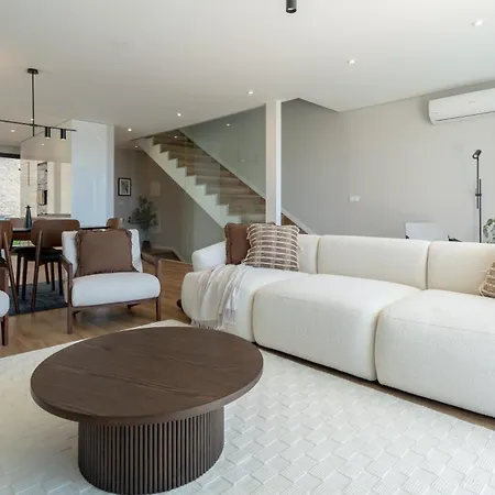 Nero By Lovelystay *