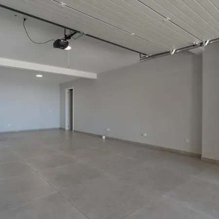 Nero By Lovelystay *