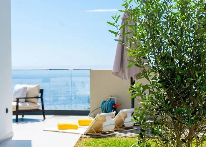 Nero By Lovelystay *