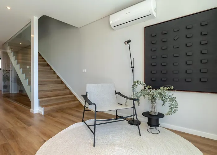 Nero By Lovelystay *