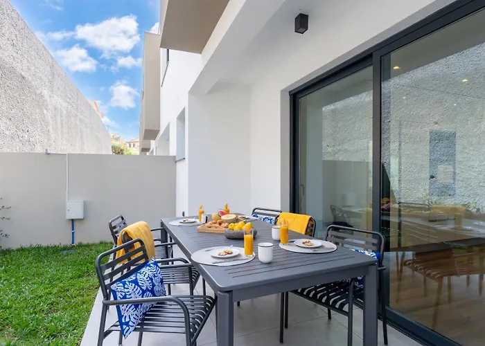 Nero By Lovelystay *