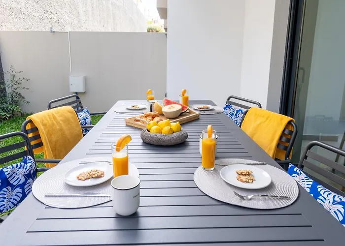 Nero By Lovelystay *