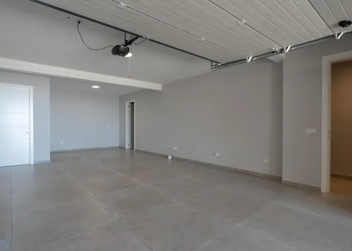 Nero By Lovelystay *